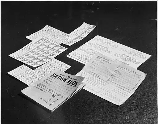 Ministry of Information Photo Division Photographer, Public domain, via Wikimedia Commons