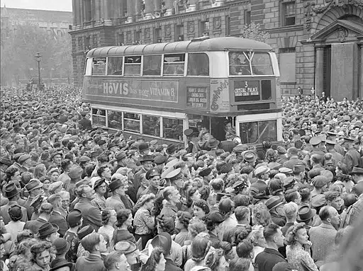 Celebrating_VE-Day_London_1945